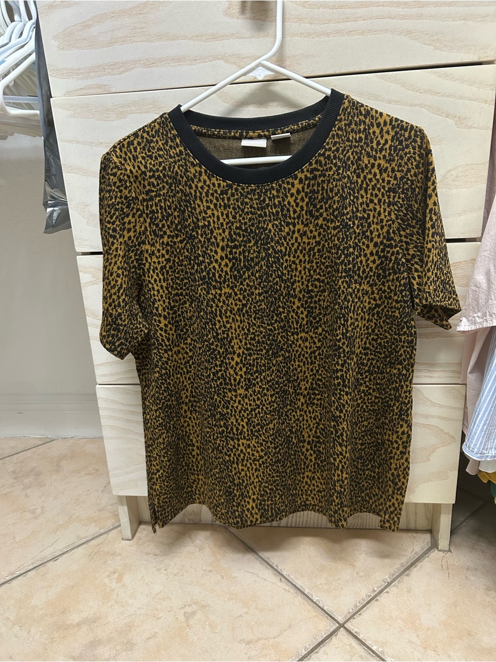 Chicos Short Sleeve Leopard Print Crewneck Shirt - Black & Brown